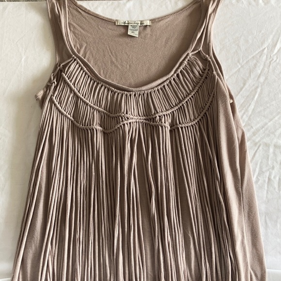 Tops - Picture 4 of 5